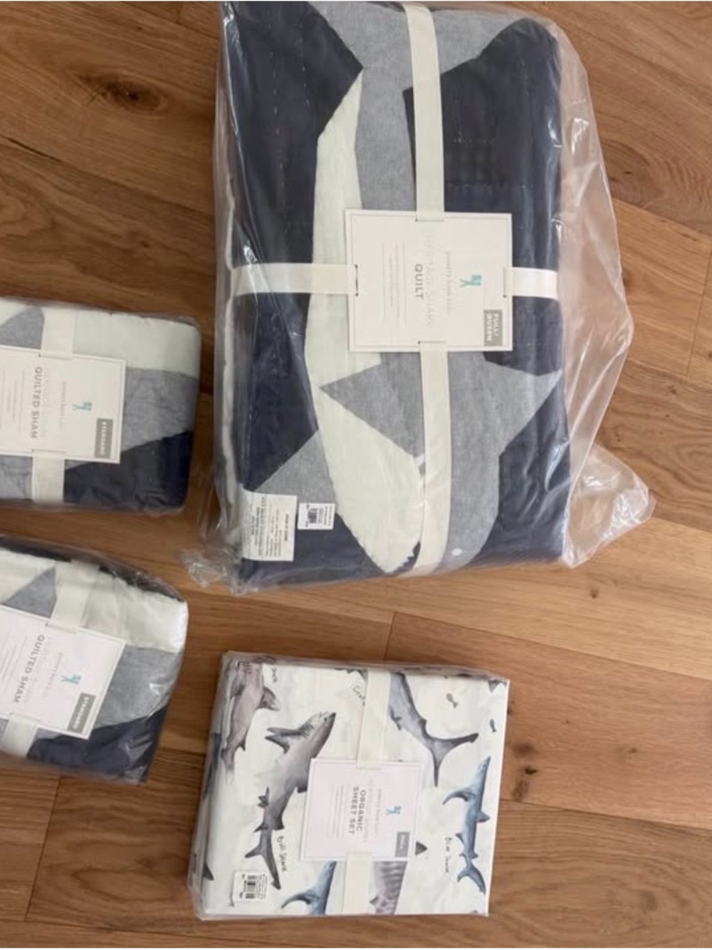 Pottery Barn sharks Full Quilt, Sham, organic Sheet set